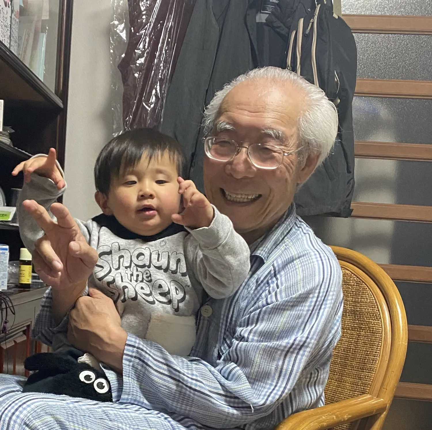 祖父と幼い頃の私の古い写真